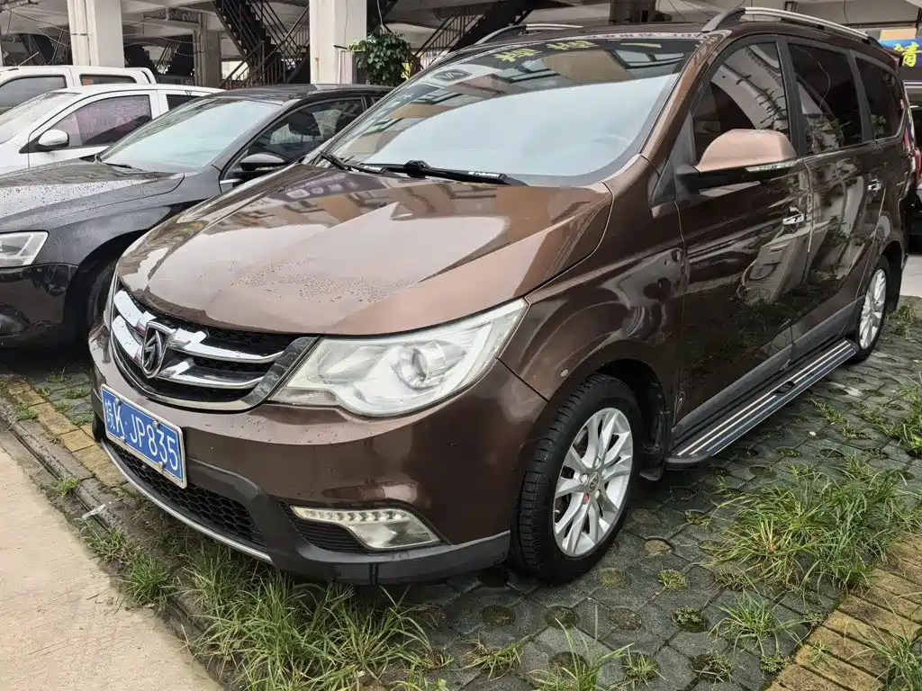 Baojun 730 2015 2014 1.5L Manual Luxury 7-seater