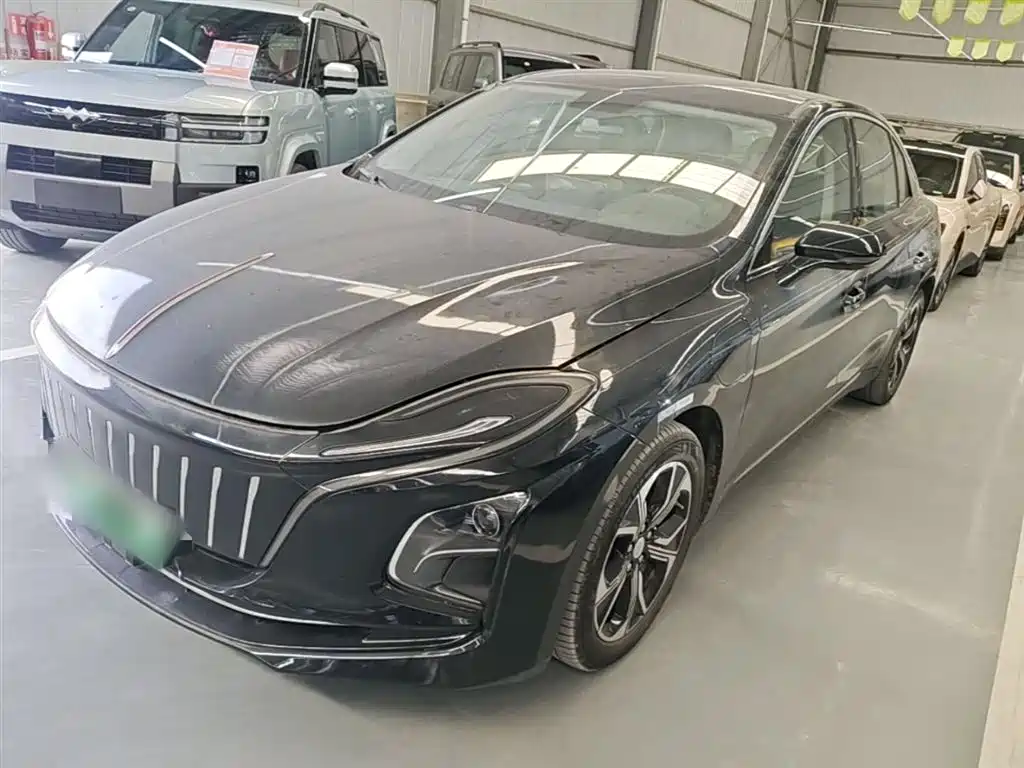 Hongqi E-QM5 2021 Charging Flag Joy Edition