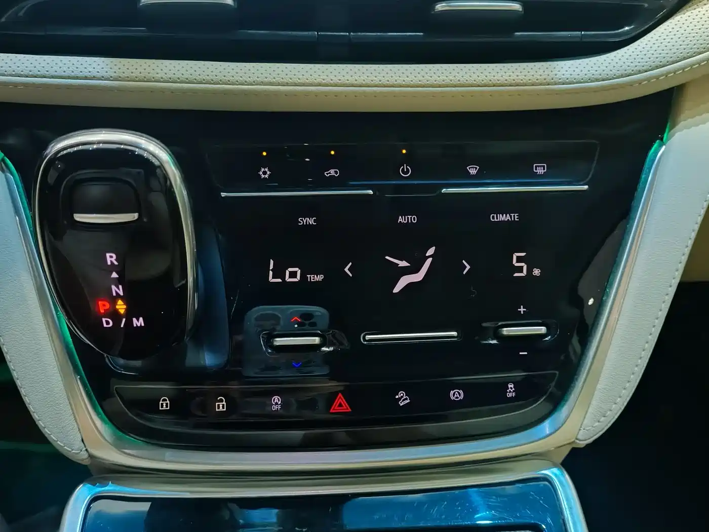 Buick GL8 2023 ES Landmaster Exclusive фото 6