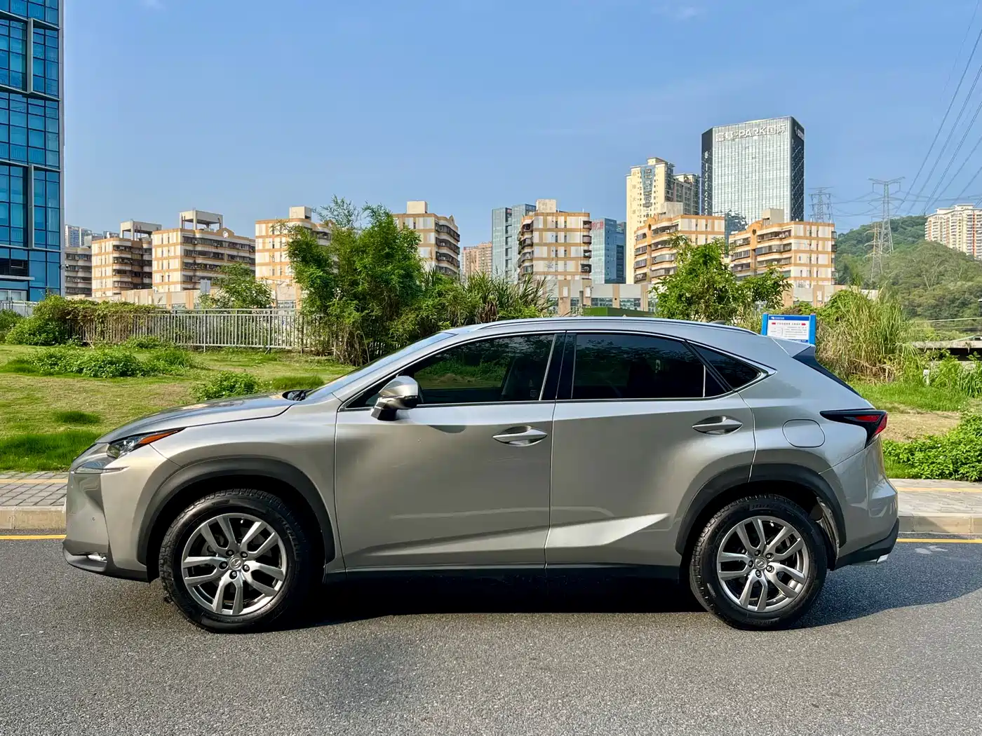 Lexus NX 2015 200t AWD F Sport фото 4