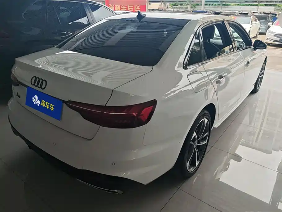 Audi A4L 2022 40 TFSI Luxury Elegance фото 3