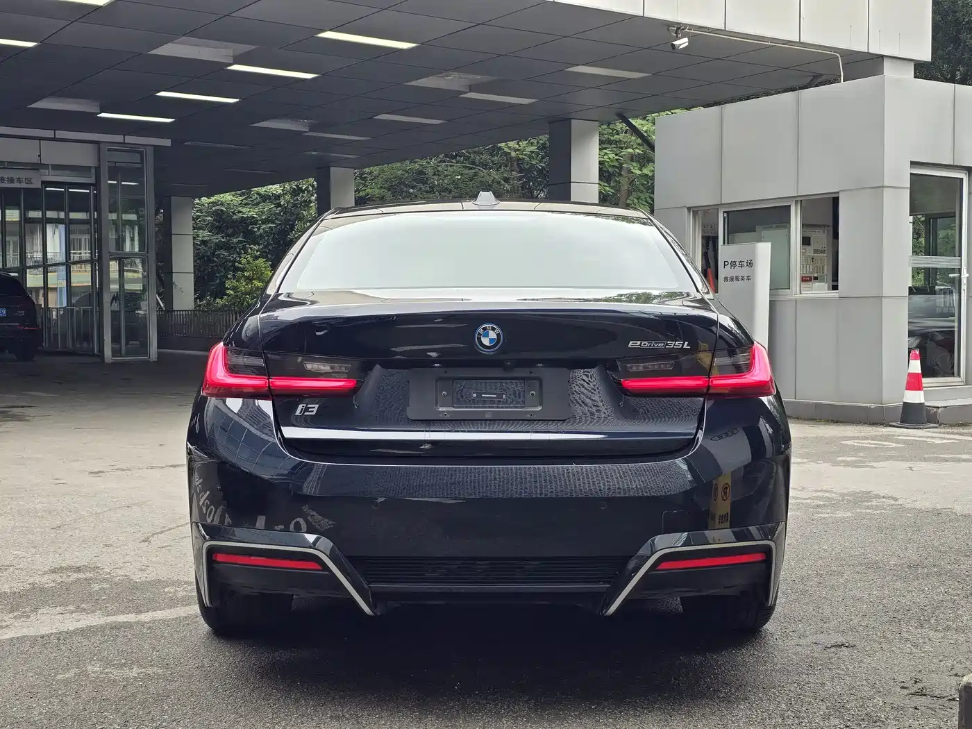 BMW i3 2022 eDrive 35 L фото 6