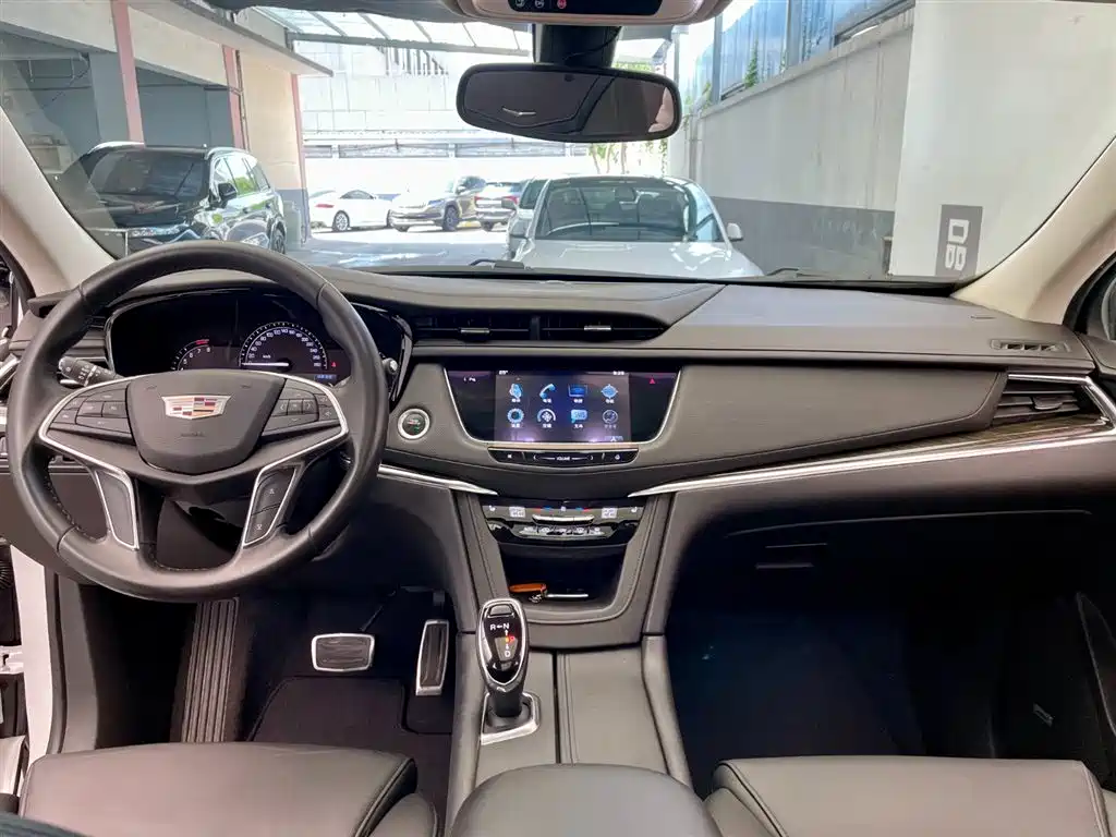 Cadillac XT5 2016 28T AWD Luxury Model фото 8