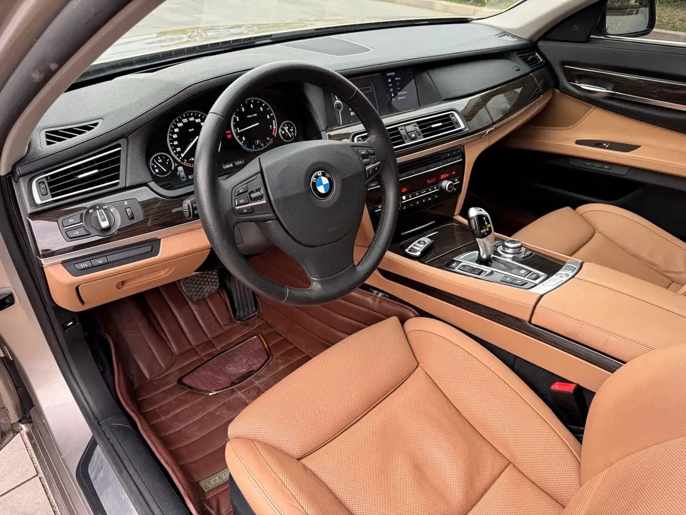 BMW 7 Series 2009 740Li Luxury фото 8