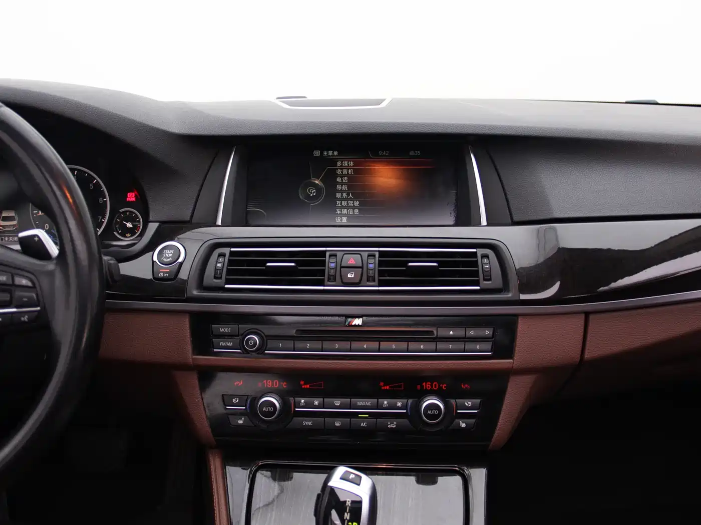 BMW 5 Series 2013 535Li Leadership фото 5