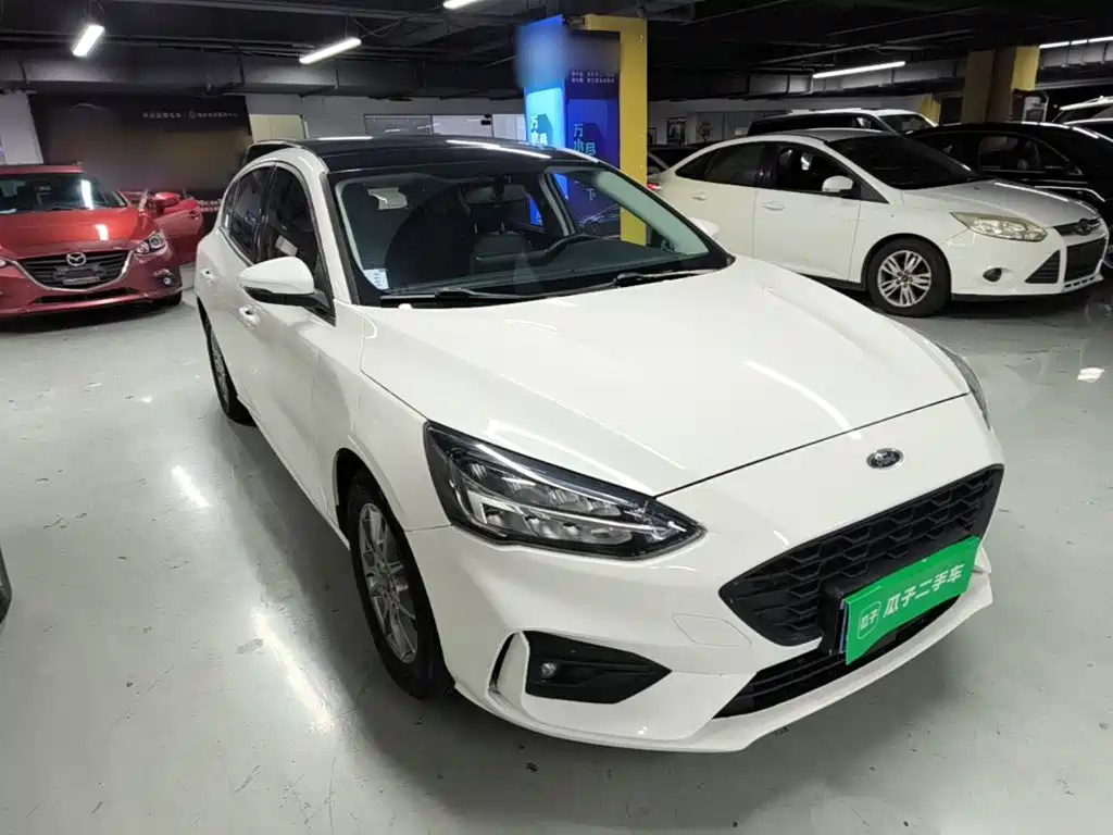 Ford Focus 2022 2021 Hatchback EcoBoost 180 Auto Trend