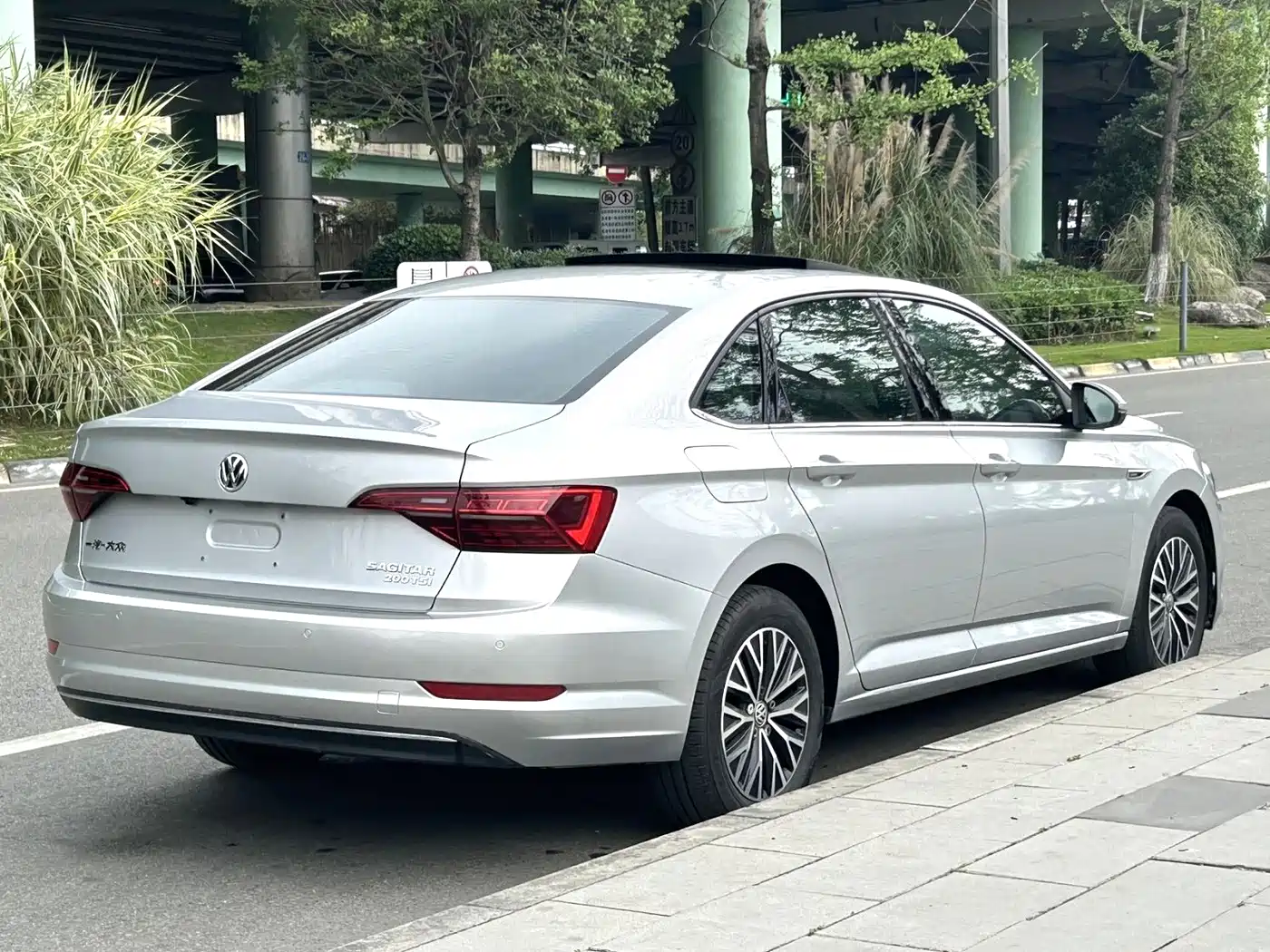 Volkswagen Sagitar 2019 200TSI DSG Comfort Edition China VI фото 4
