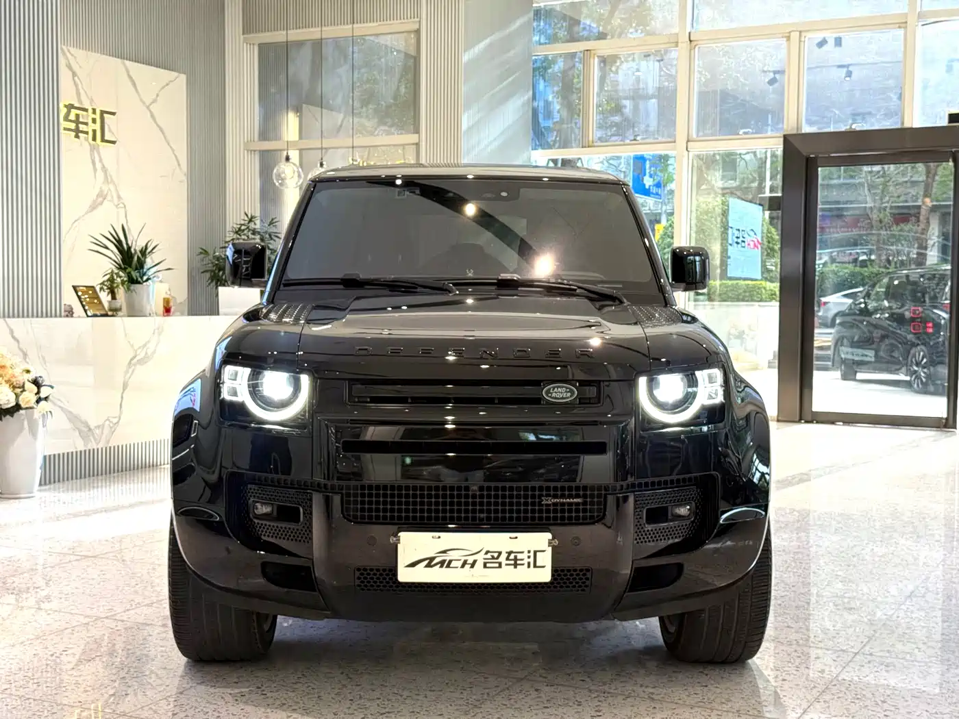 Land Rover Defender 2022 110 P400 X-DYNAMIC HSE фото 2