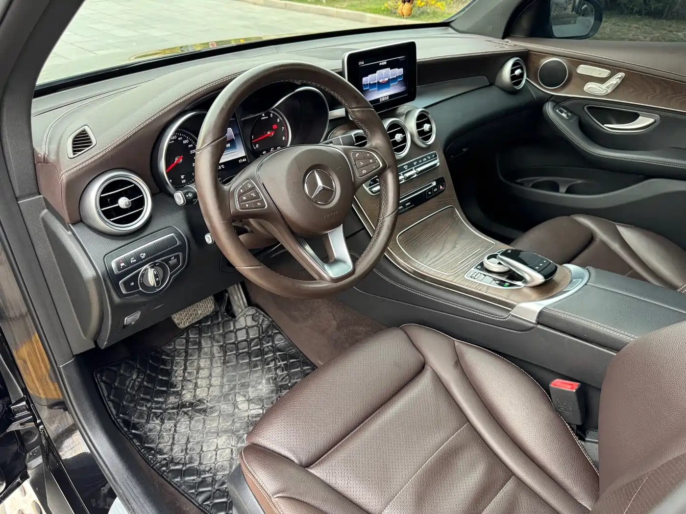 Mercedes-Benz GLC 2018 GLC 300 4MATIC Dynamic фото 8