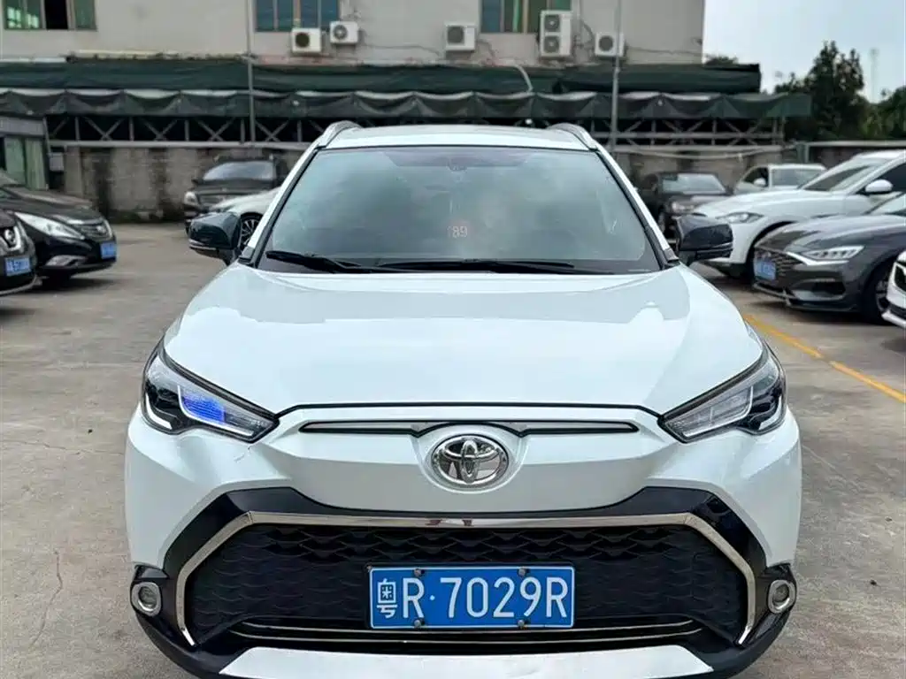 Toyota Frontlander 2024 2.0L CVT Elite Edition фото 2