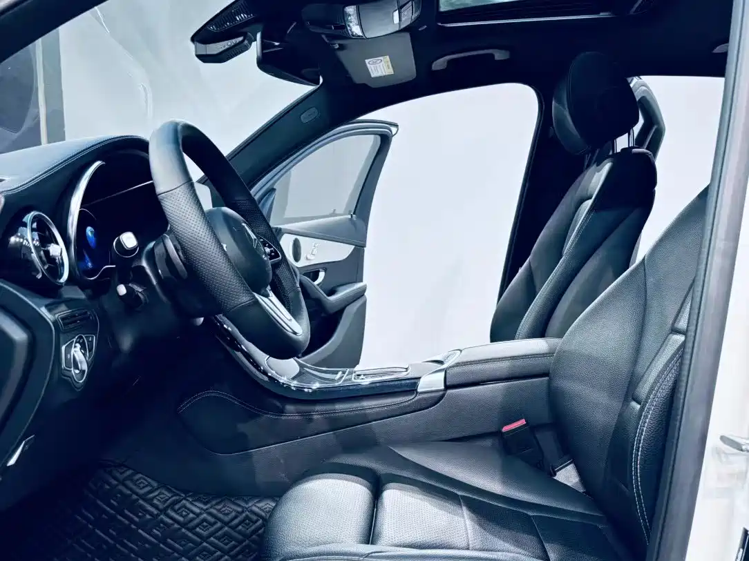Mercedes-Benz GLC Coupe 2020 GLC 260 4MATIC Coupe SUV фото 6