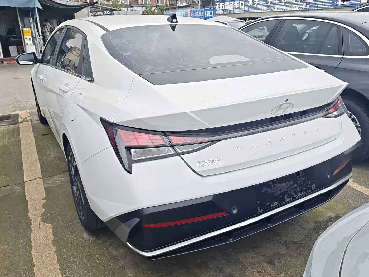 Hyundai Elantra 2023 1.5L CVT GLS Premium фото 16