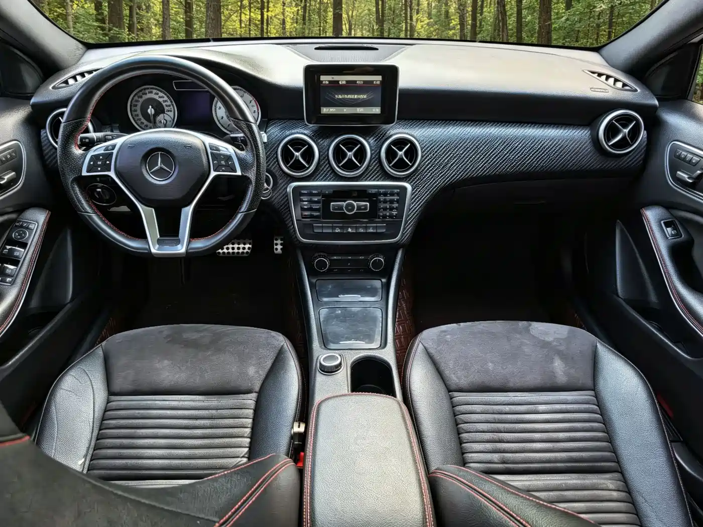Mercedes-Benz A-Class (Import) 2015 A 200 Sport фото 13