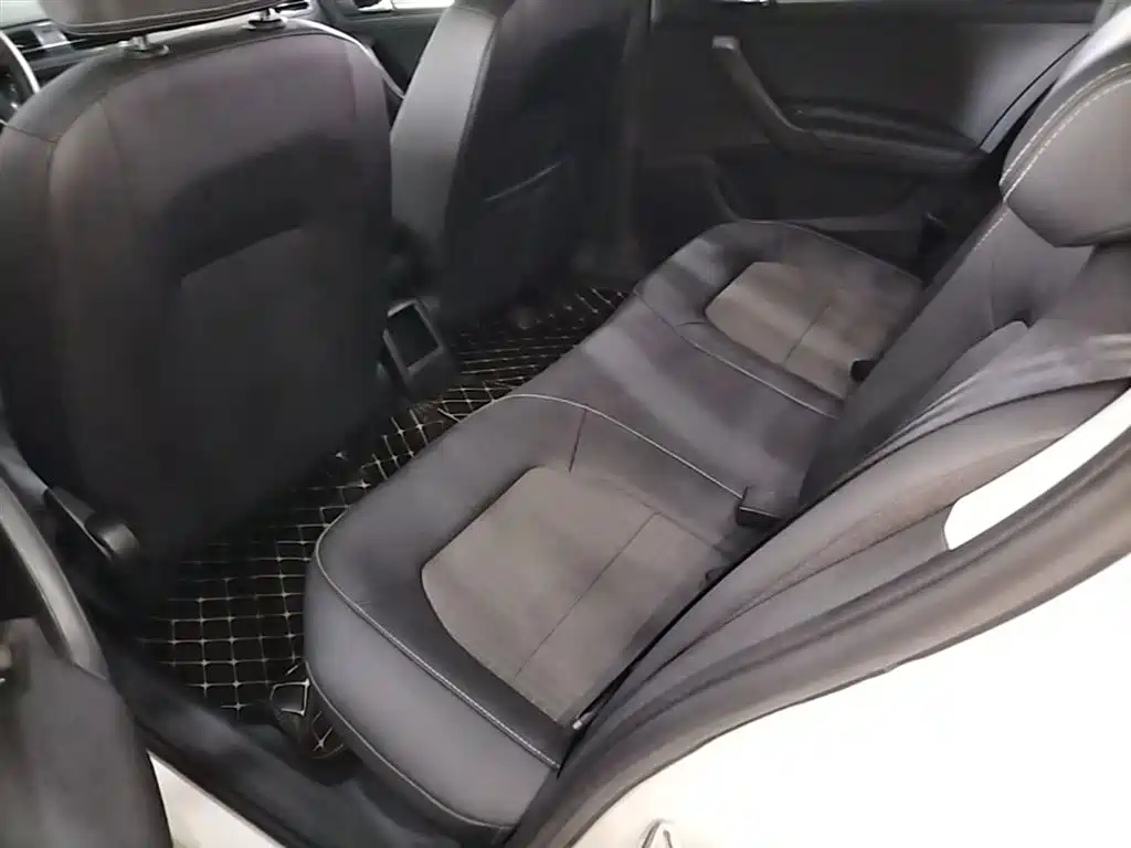 Volkswagen Santana 2018 1.5L Automatic Comfort Edition фото 17