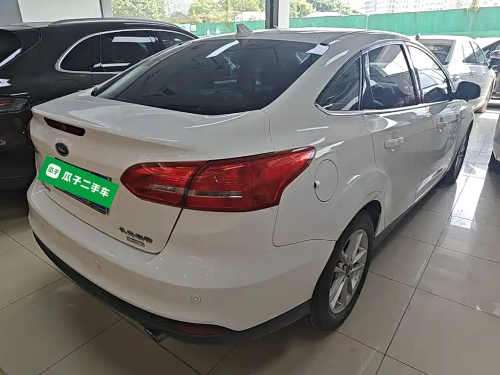 Фото 5 - Ford Focus