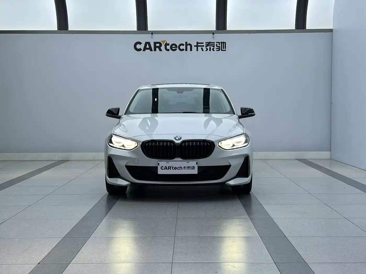 BMW 1 Series 2022 120i M Sport Shadow Edition фото 5