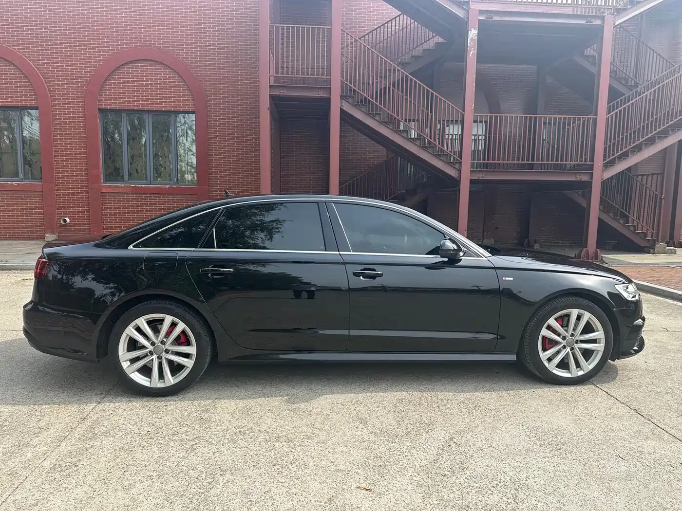 Audi A6L 2018 30th Anniversary 45 TFSI quattro Sport фото 5