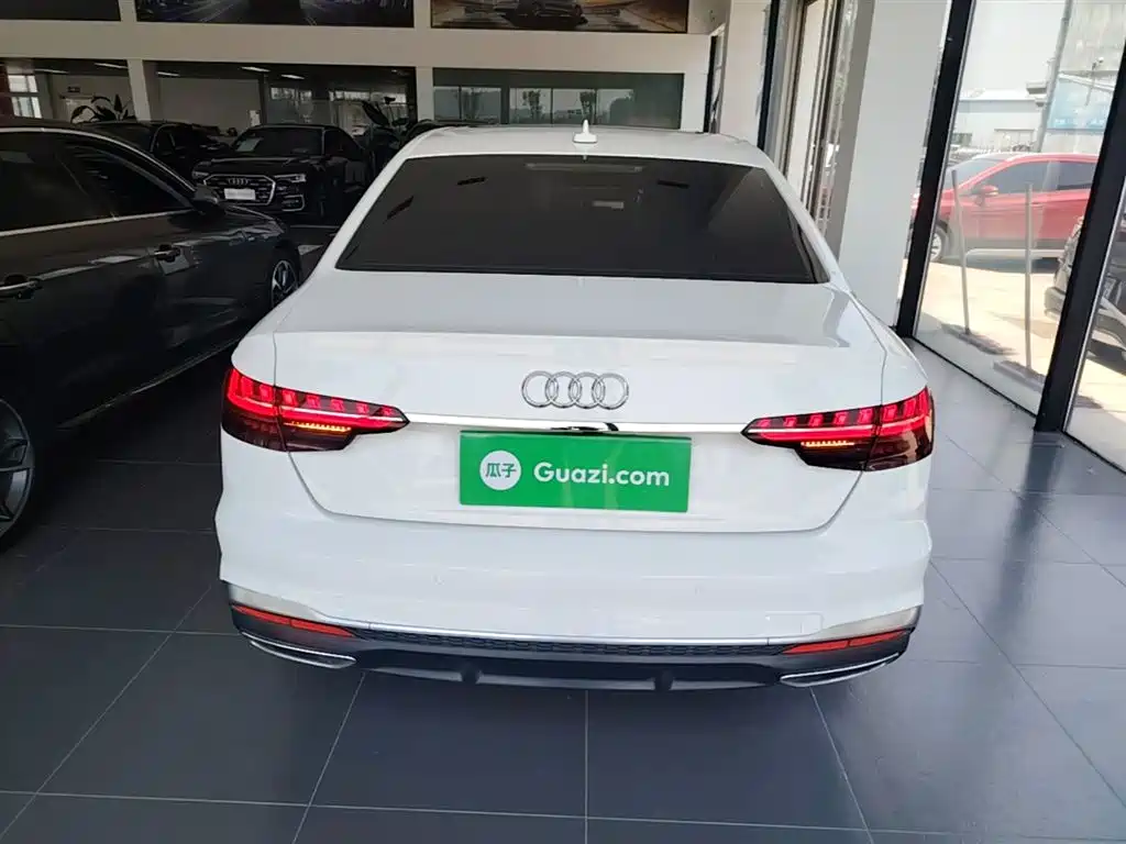 Фото 6 - Audi A4L