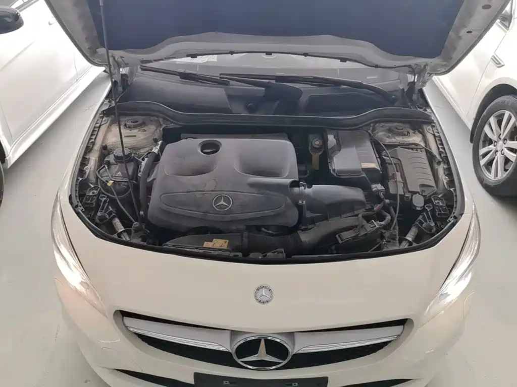 صورة 20 - Mercedes-Benz CLA (Import)
