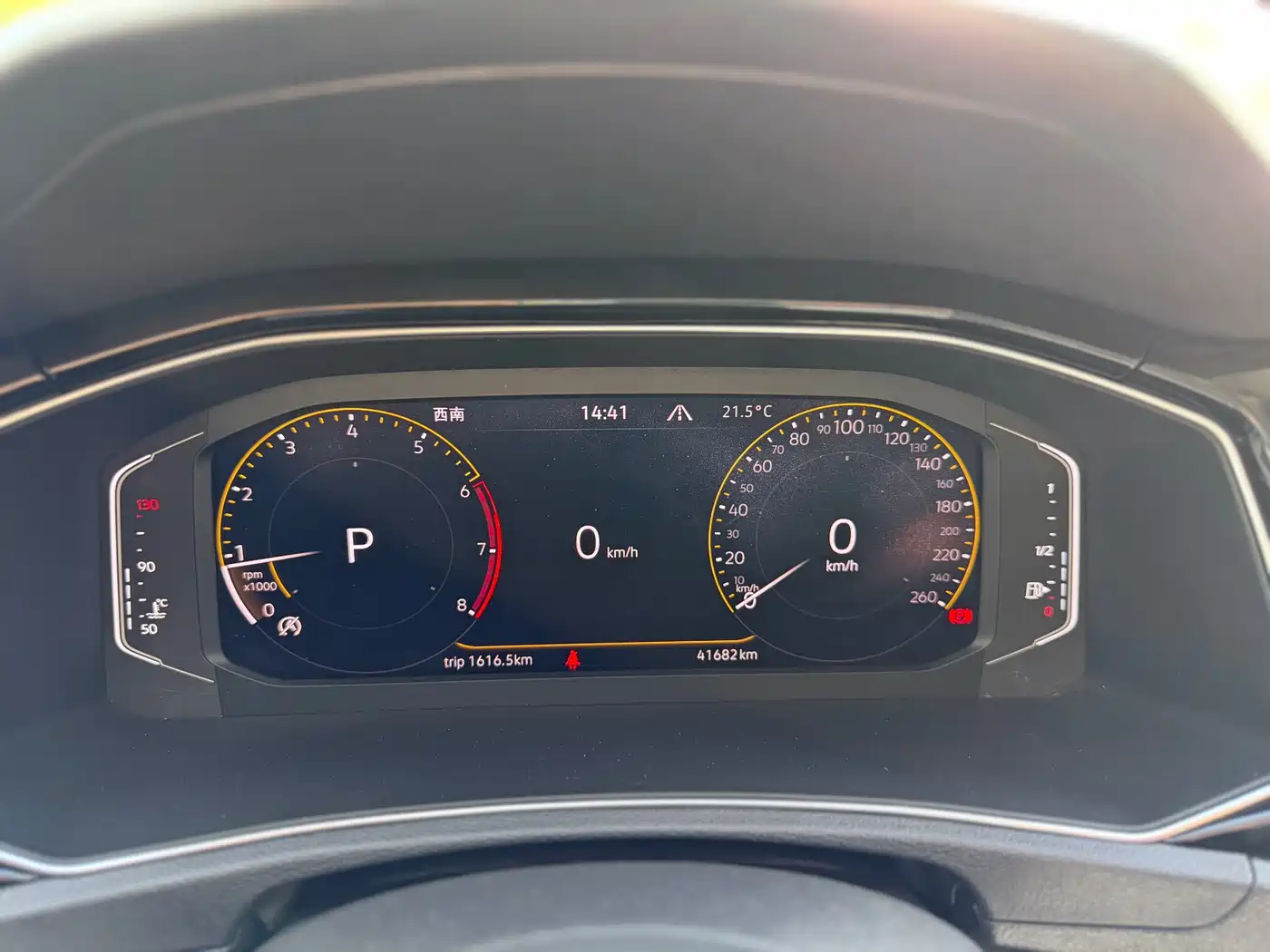 Volkswagen T-ROC 2022 280TSI DSG 2WD Comfort PLUS фото 4