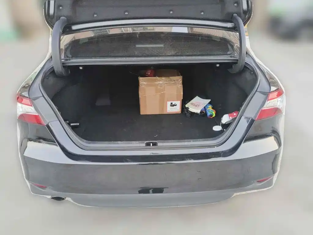 Фото 5 - Toyota Camry