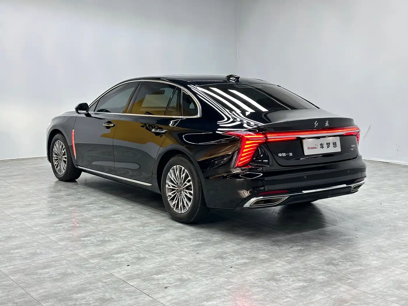 Hongqi H5 2024 2.0T Automatic Smart Connect Flag Enjoy Edition фото 6
