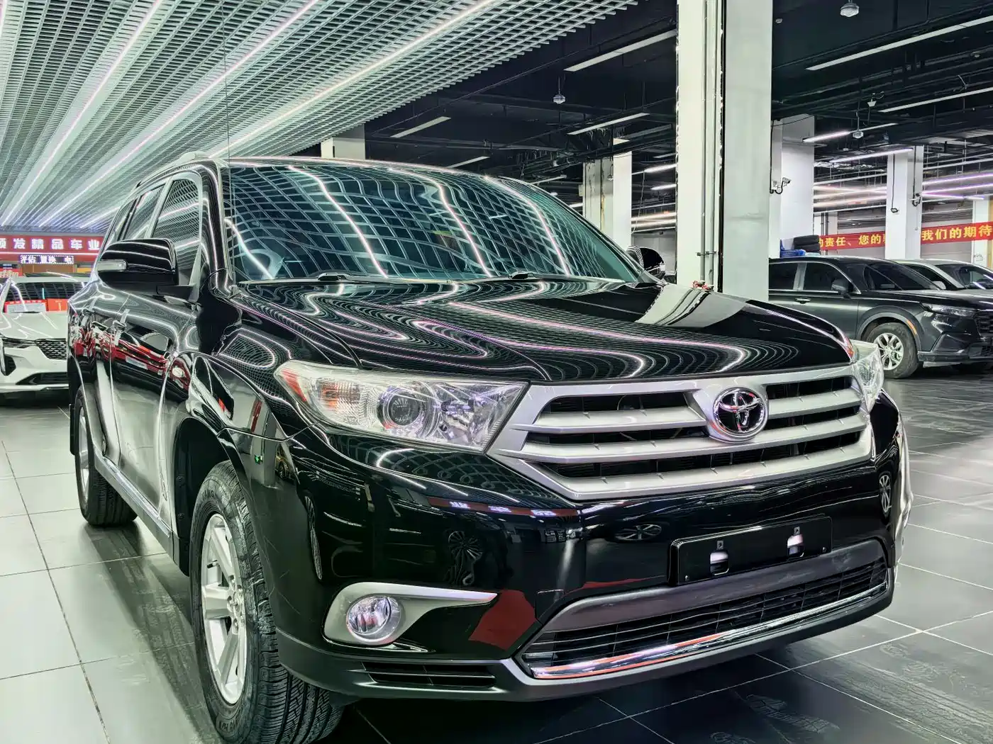 Toyota Highlander 2012 2.7L 2WD 5-seater Elite Edition фото 2