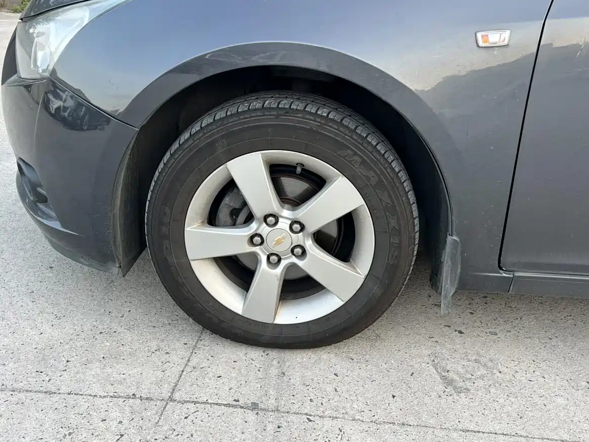 Chevrolet Cruze 2013 Model 1.8L SE AT фото 13