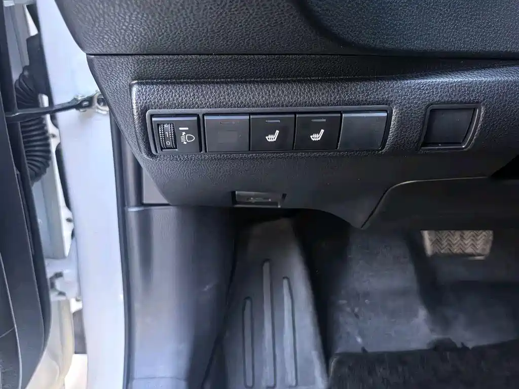 Toyota Levin 2022 185T CVT Luxury Edition фото 5