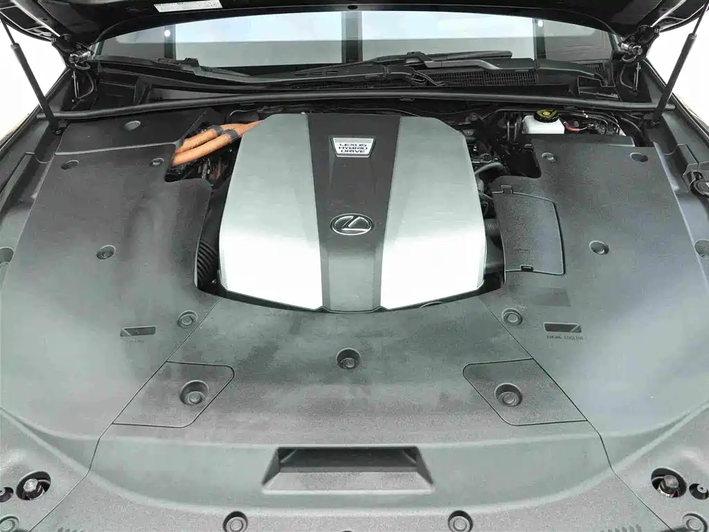 Фото 23 - Lexus LS