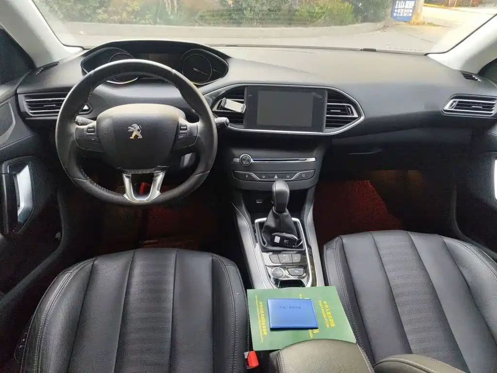 Фото 5 - Peugeot 308S
