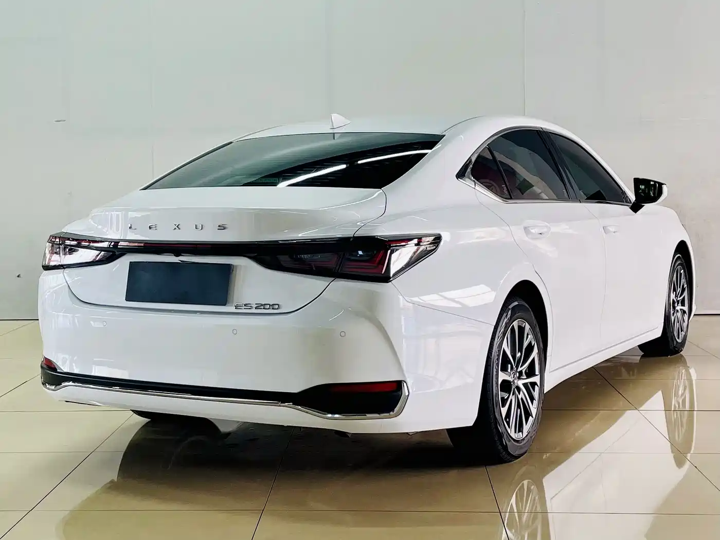 Lexus ES 2026 2025 200 Ultimate Edition
