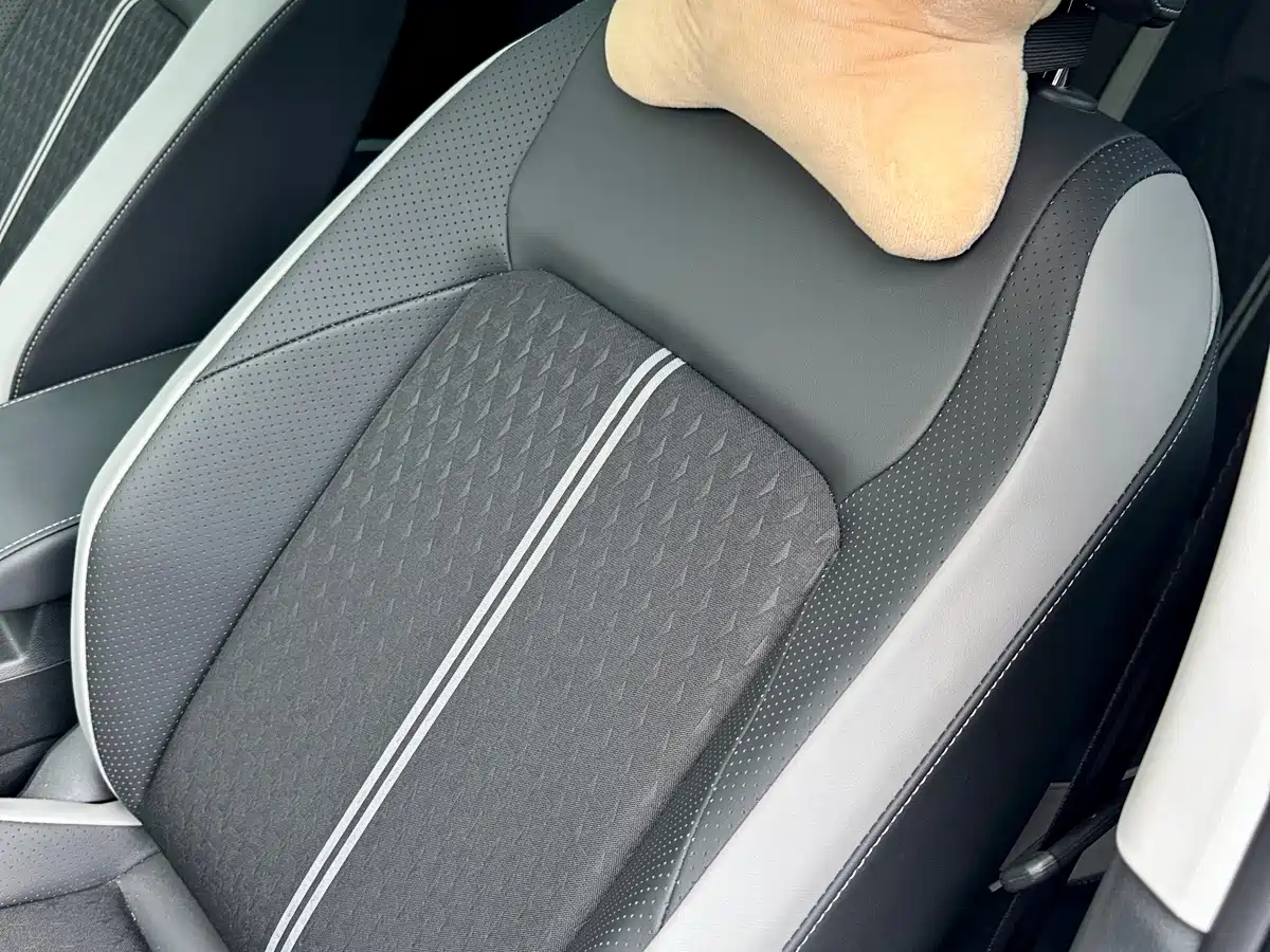 Volkswagen Golf 2026 300TSI Pro фото 36
