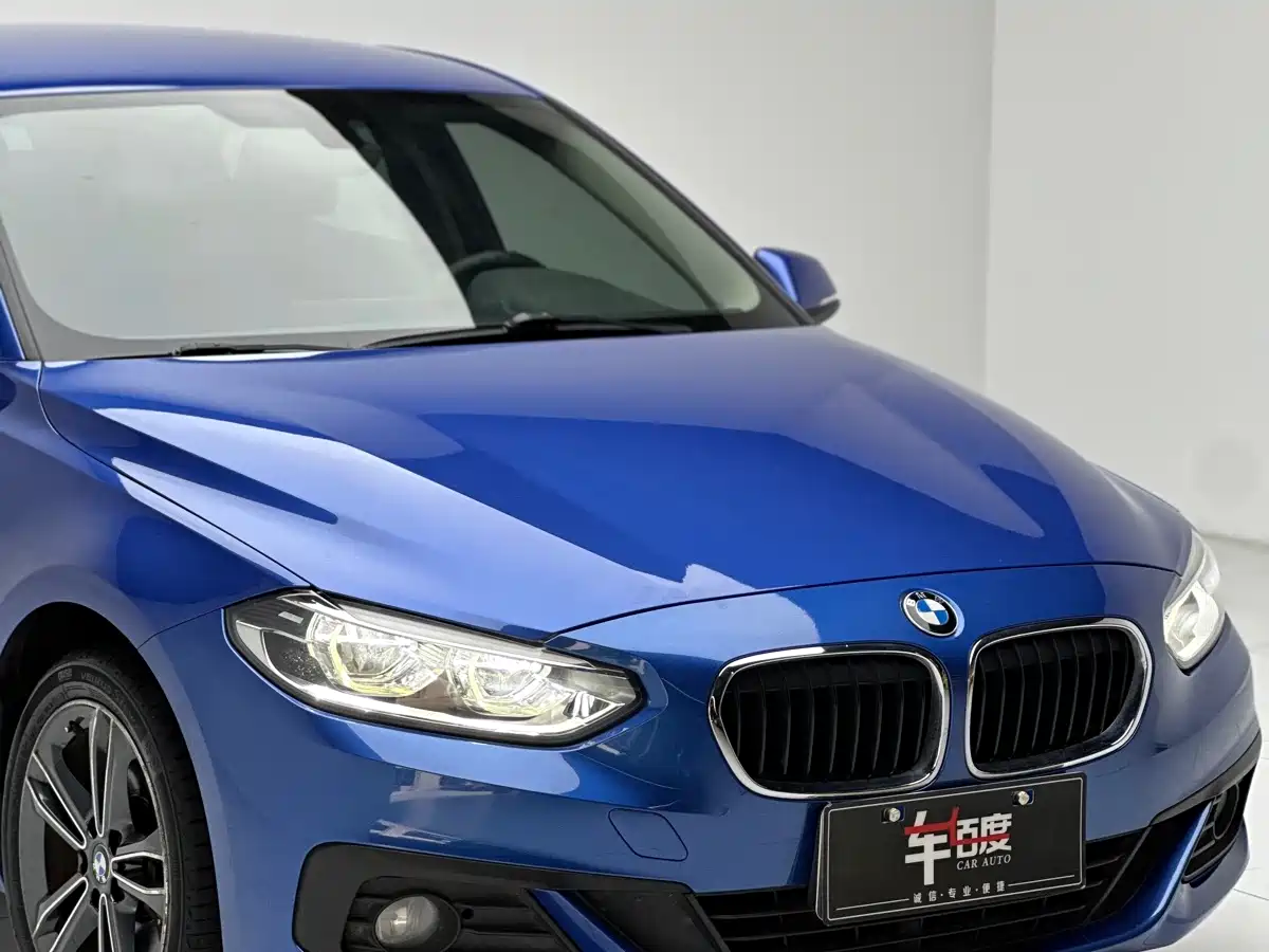 BMW 1 Series 2019 118i Fashion Edition фото 11