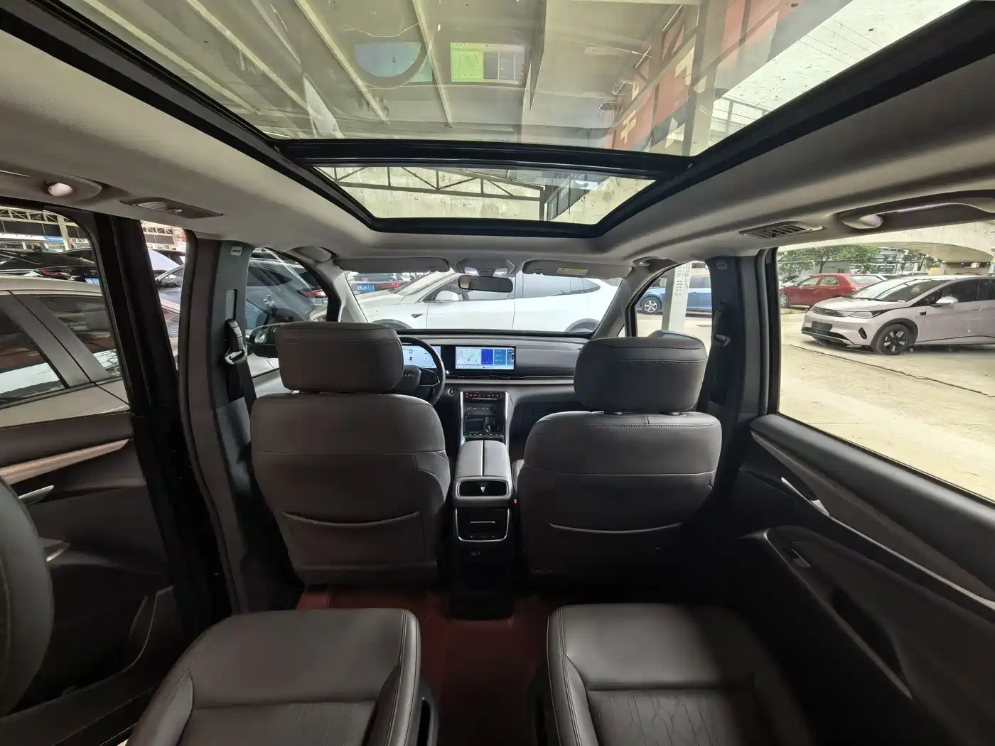 SAIC Maxus Maxus G50 PHEV 2025 Flagship Edition фото 7