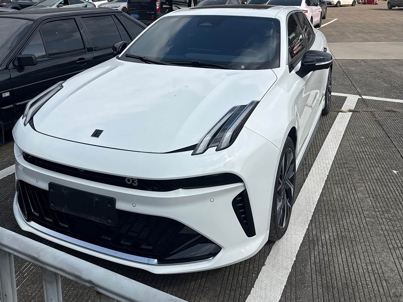Lynk & Co 03