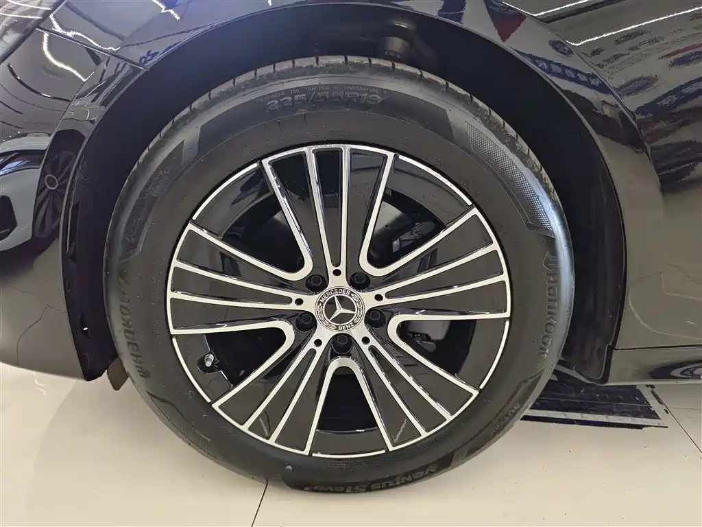 Mercedes-Benz E-Class 2024 E 260 L 4MATIC фото 8