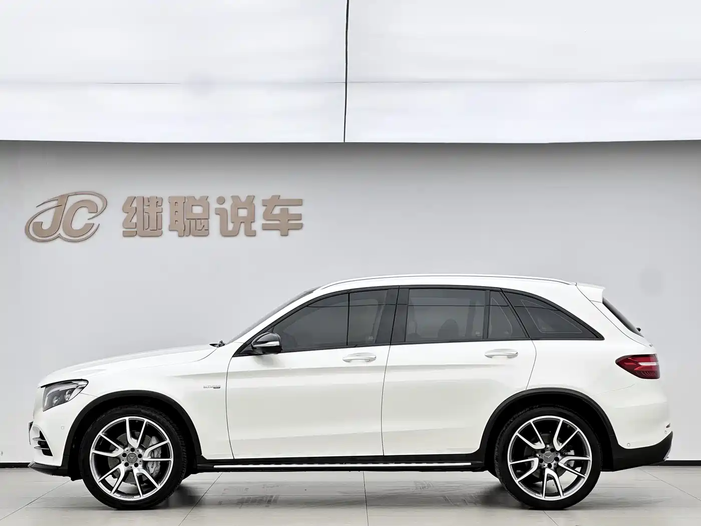 Mercedes-Benz GLC AMG 2017 AMG GLC 43 4MATIC фото 2