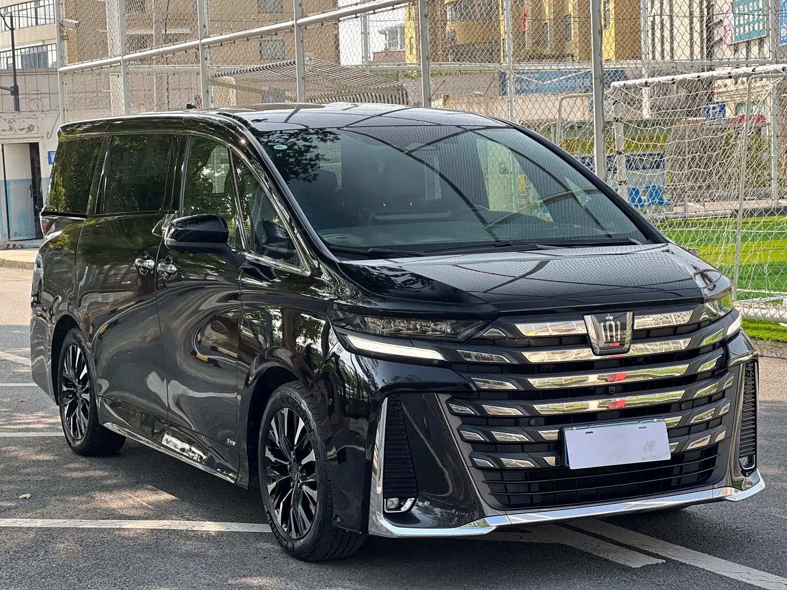 Фото 3 - Toyota Vellfire