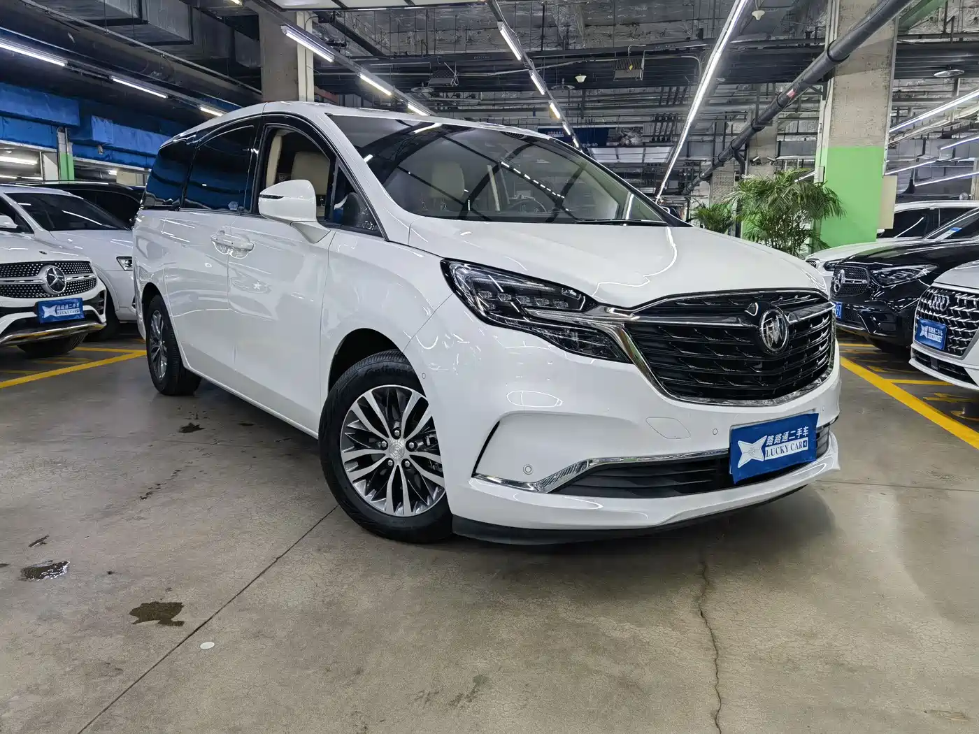 Buick GL8 2022 ES Landmark 653T Premium фото 3