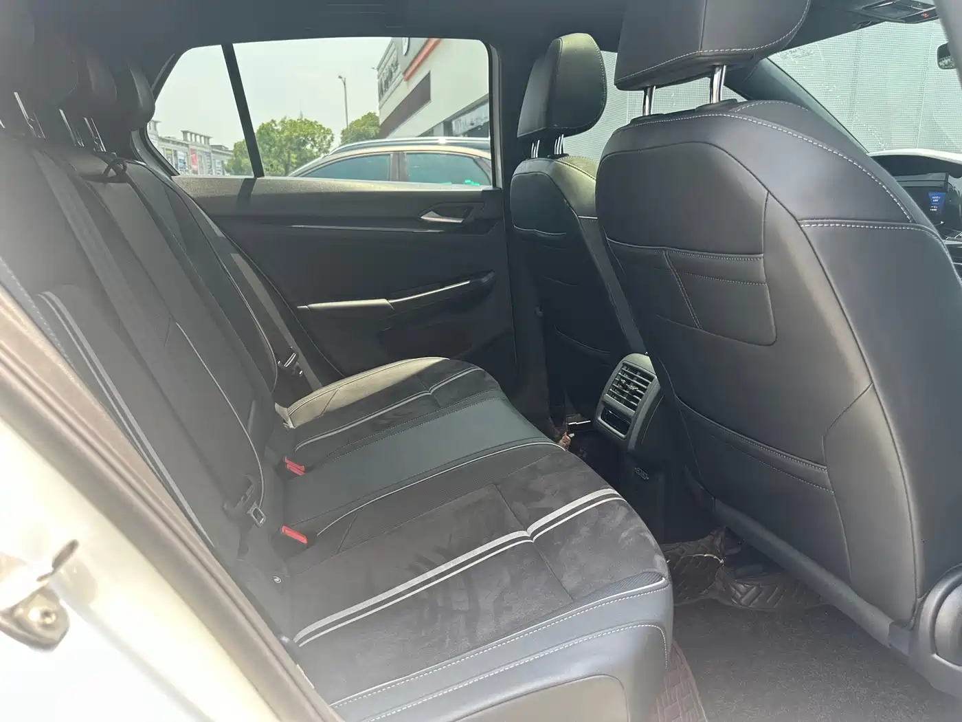Volkswagen Golf 2023 Facelift 280TSI DSG R-Line Lite фото 7