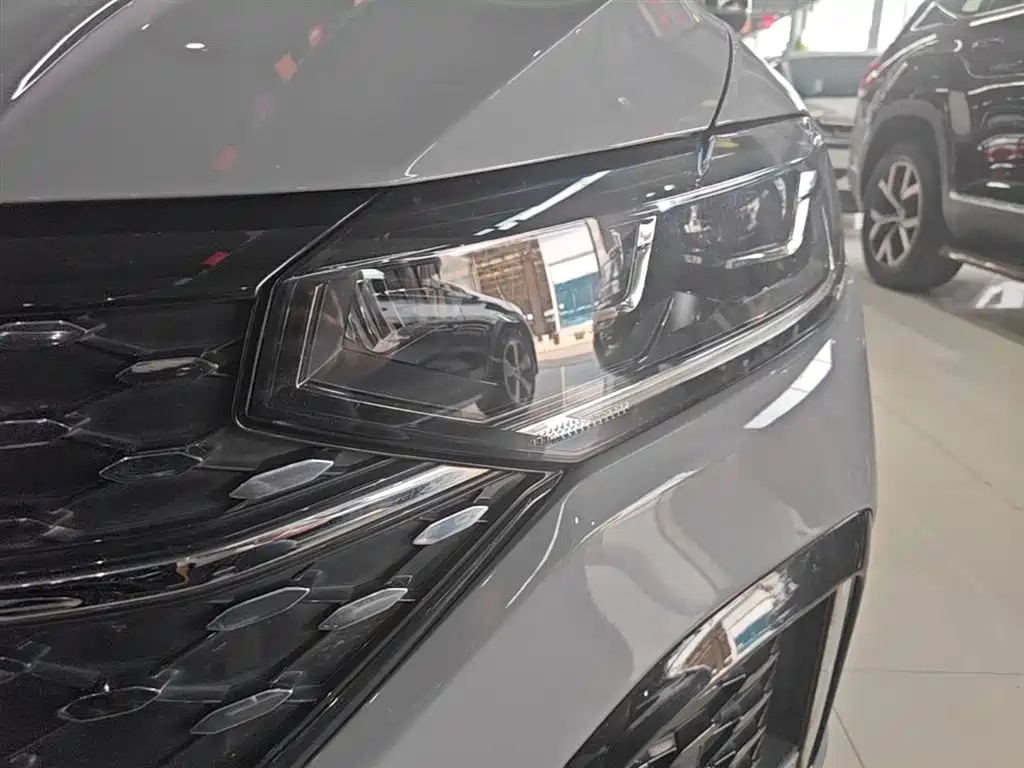 Volkswagen Lavida 2023 300TSI DSG Starlight Eternal Comfort Edition фото 24