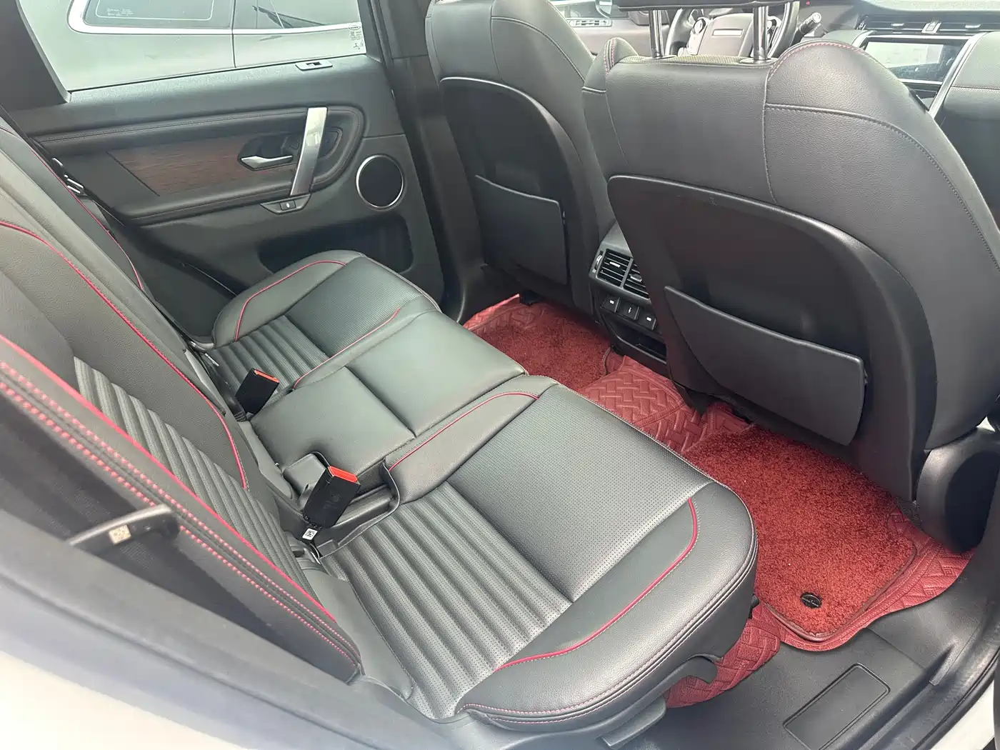 LAND ROVER DISCOVER SPORTS