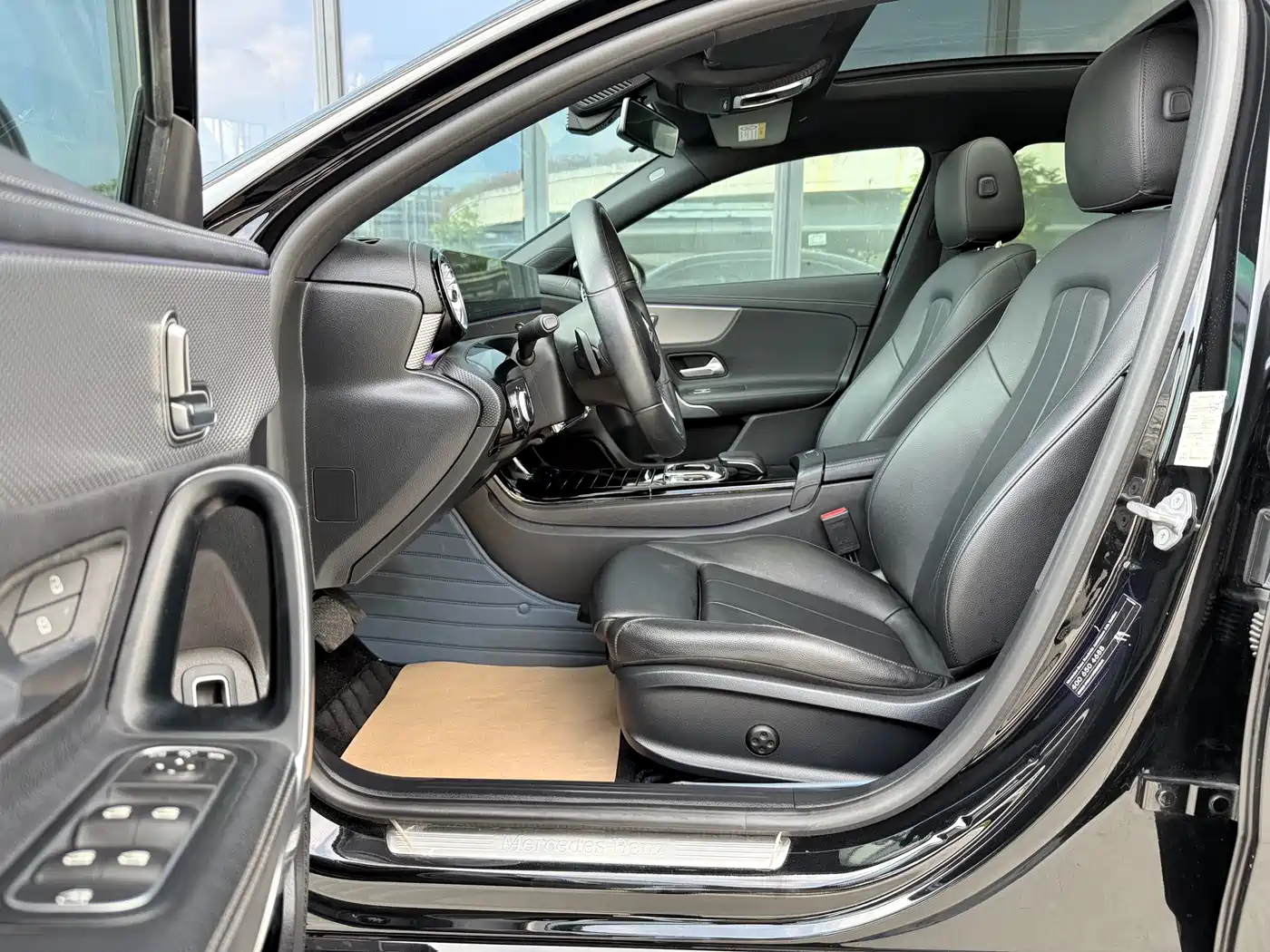 Mercedes-Benz A-Class 2019 Facelift A 200 L фото 8