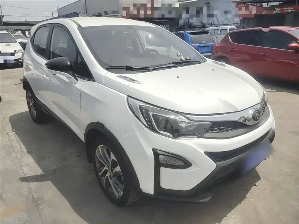 BYD Yuan 2017 1.5L Auto Cool Connect фото 4