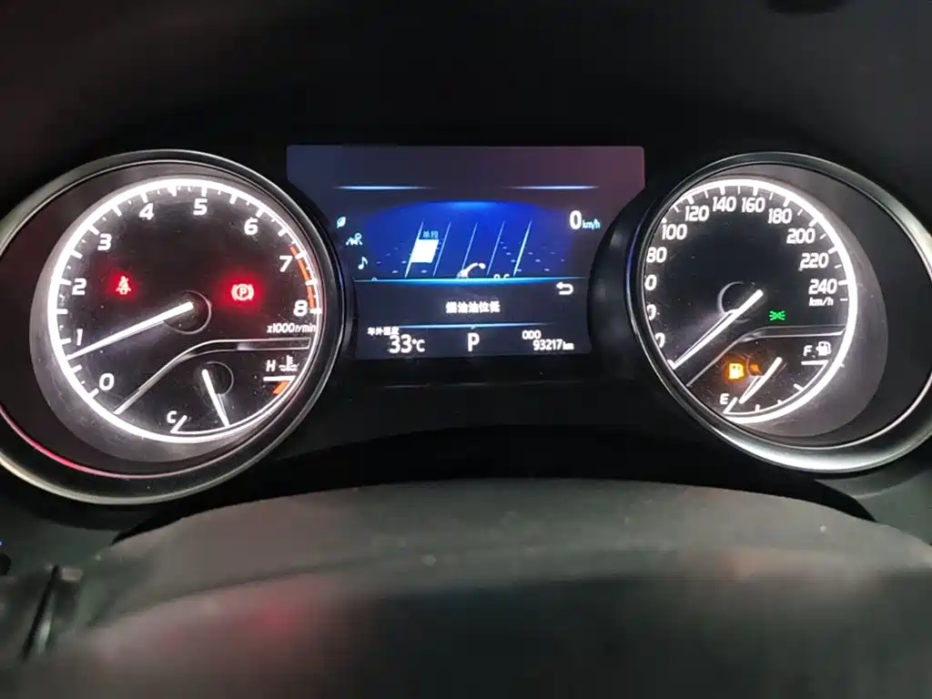 Toyota Camry 2018 2.0G Luxury Edition фото 12
