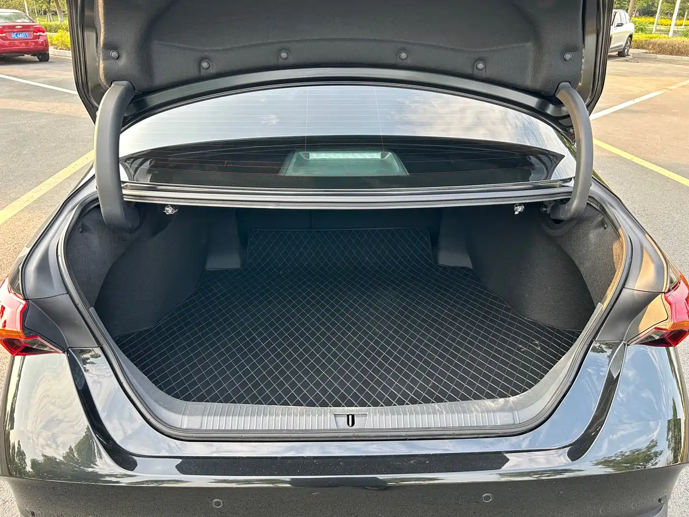 Toyota Avalon 2024 Hybrid 2.0L Luxury Edition фото 23