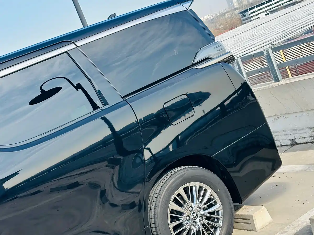 Toyota Vellfire 2020 Hybrid 2.5L Black Gold Limited Edition фото 9