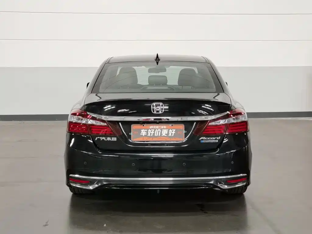 Фото 4 - Honda Accord