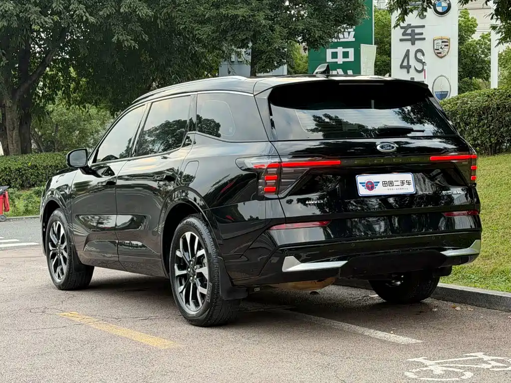 Фото 4 - Ford Edge